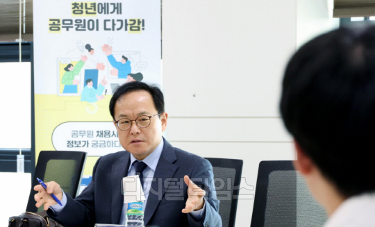 제주 고등학교 학생 및 교사들과 만난 김승호 인사혁신처장. 사진 인사혁신처