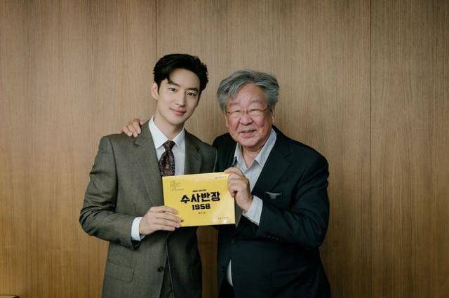 드라마 '수사반장 1958'에서 만난 이제훈(왼쪽)과 최불암. 최불암이 연기한 박 반장의 청년 시절을 이제훈이 연기한다. MBC 제공