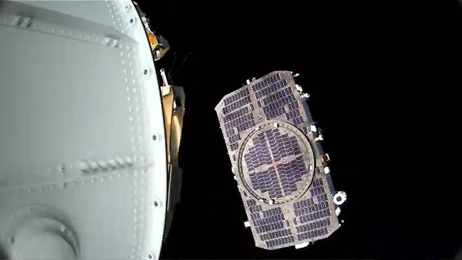 우주에 도착한 한화시스템의 소형 SAR 위성 모습 [정부 제공, 재판매 및 DB 금지]