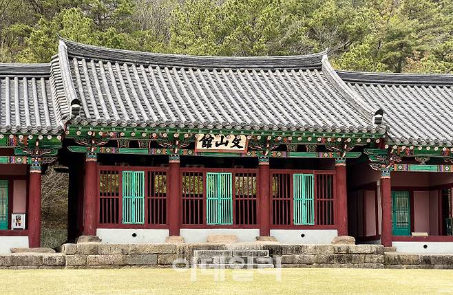 충북 유형문화재로 지정된 조선 시대의 객사였던 ‘문산관’