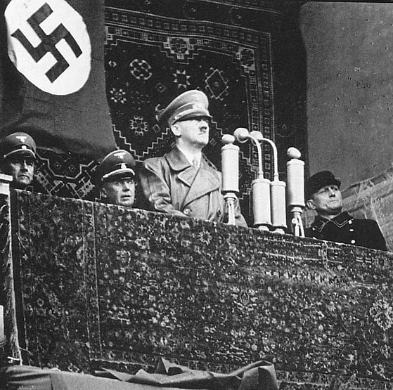 아돌프 히틀러(출처: Unknown(1939), Wikimedia Commons, Public Domain)