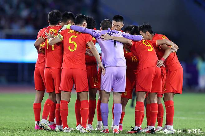 초상집이 된 중국 U-23팀, 사진=중국 축구 국가대표팀 공식 SNS
