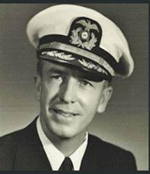 흥남철수작전 당시 피란민 1만4,000여 명을 구출한 메러디스 빅토리(Meredith Victory)호의 레너드 라루(1914∼2001) 선장. 그는 이후 수도사가 됐다. 한국일보 자료사진