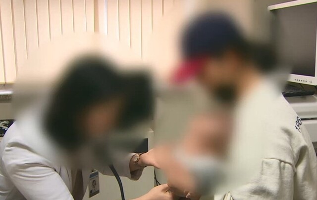 소아가 의료기관에서 진료를 받고 있다. 사진은 기사의 특정 내용과 관련 없음. 연합뉴스