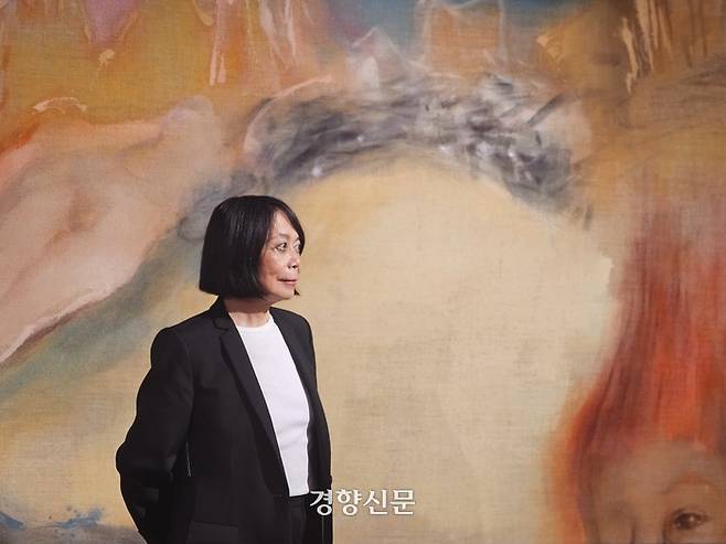 지난 3일 대전 헤레디움에서 국내 첫 미술관 전시인 ‘수평선 위의 빛’을 열고 있는 현대미술가 레이코 이케무라를 만났다. 이영경 기자