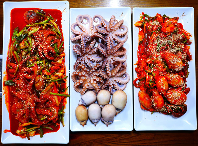 전남 장흥군의 해산물 식당 ‘불금탕’의 명물 주꾸미 요리.