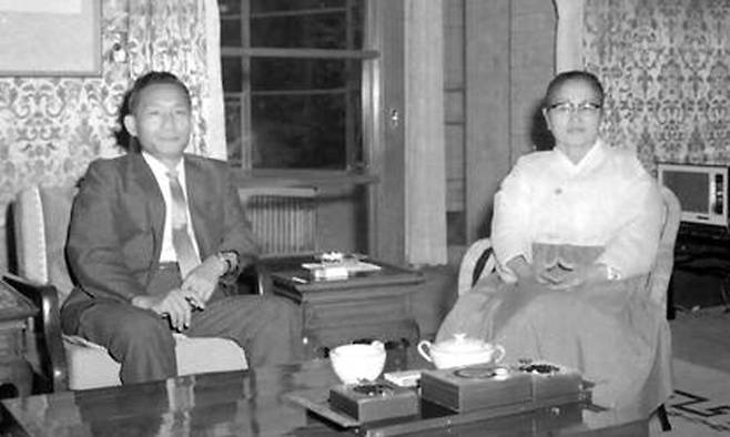 1965년 7월 20일 당시 박정희 대통령과 박순천 민중당 대표최고위원과의 영수회담 모습. 대통령 기록관 제공