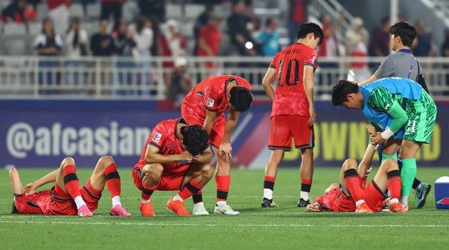 승부차기 끝에 인도네시아에 패한 한국 U-23 축구대표팀. ⓒ 뉴시스