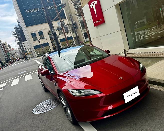 테슬라가 새롭게 선보인 모델3 롱레인지. /Tesla Japan X