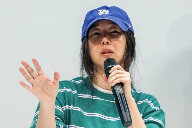 민희진 어도어 대표가 지난 25일 서울 서초구 한국컨퍼런스센터에서 열린 입장 발표 기자회견에서 발언하고 있다. 연합뉴스