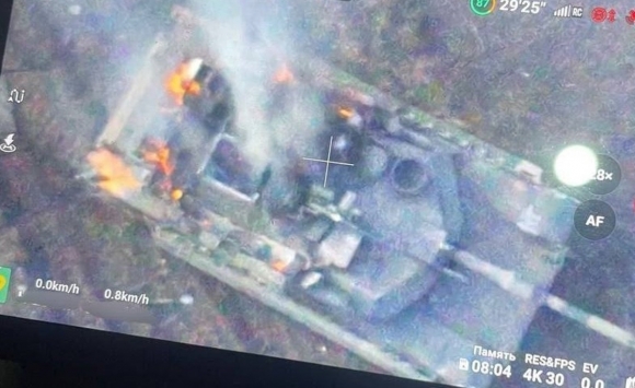 러시아군에 첫번째로 파괴된 에이브럼스가 불타는 모습
