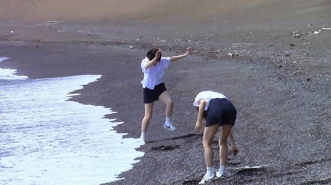 그룹 뉴진스 '버블검' MV/사진=유튜브 채널 'HYBE LABELS' 영상 캡처