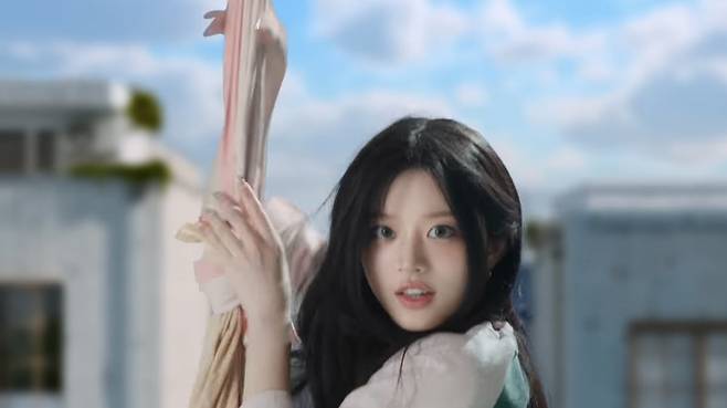 그룹 아일릿 '럭키 걸 신드롬' MV/사진=유튜브 채널 'HYBE LABELS' 영상 캡처