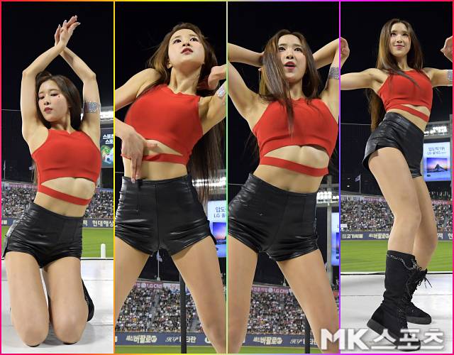 LG 치어리더 우혜준이 26일 오후 서울 잠실구장에서 열린 ‘2024 프로야구’ KIA 타이거즈와 LG 트윈스의 경기, 6회초가 끝난 뒤 치어리더 단상에 올라 특별 공연을 선보이고 있다. 사진=천정환 기자