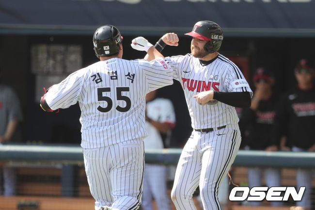 LG 김범석과 오스틴은 27일 나란히 투런 홈런을 터뜨렸다. / LG 트윈스 제공