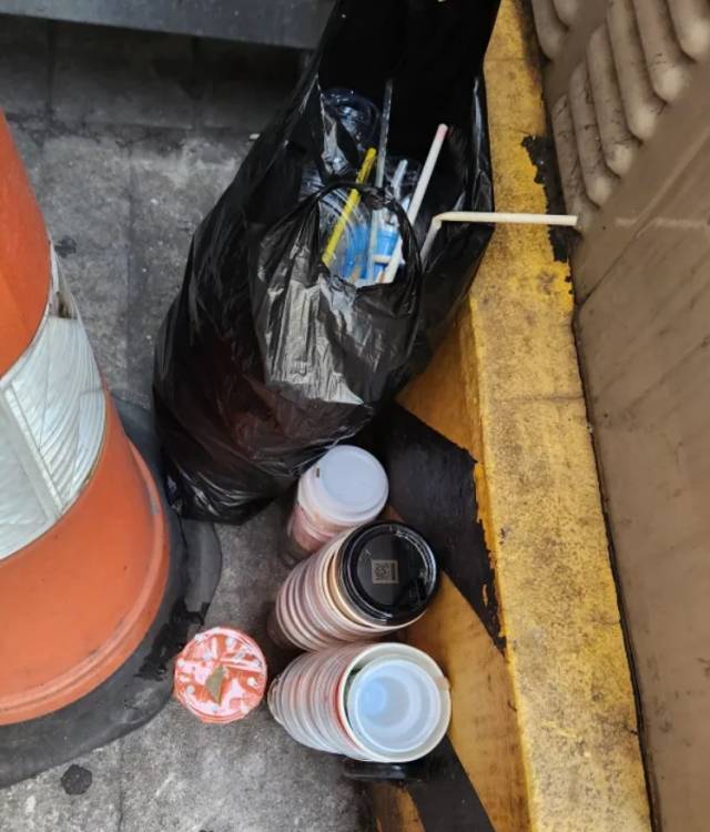 A씨가 컵을 분리해 놓은 모습. 온라인 커뮤니티 캡처