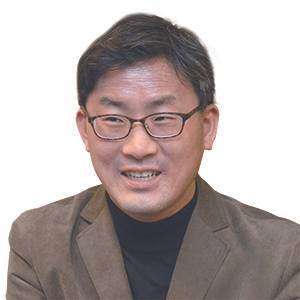유종민 홍익대 경제학부 교수 서울대 경제학, 미 일리노이대 경제학 석·박사, 전 자본시장 연구원 연구위원