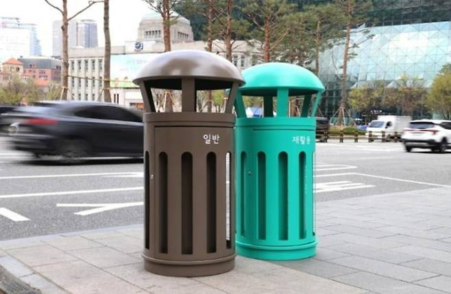 서울형 가로쓰레기통 A타입 일반형. 서울시
