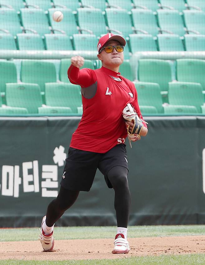 ▲ 최경모는 2루수, 유격수, 3루수를 모두 소화할 수 있는 자원이자 대주자 요원으로 벤치의 경기 막판 구상에 큰 보탬이 되는 선수다 ⓒSSG랜더스