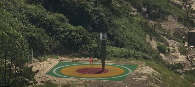 한국군의 전술지대지유도무기(KTSSM)가 표적에 명중하고 있다. 세계일보 자료사진