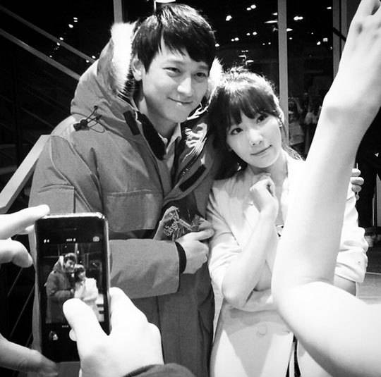 왼쪽부터 강동원 태연/태연 소셜 계정