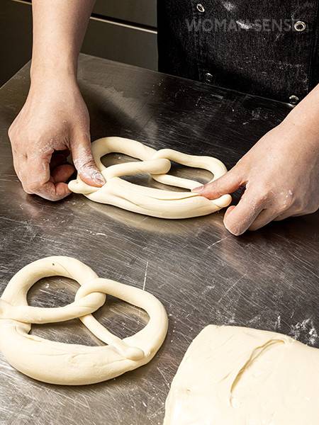 김형준 대표가 브레첼을 만드는 모습.