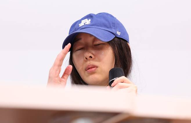 민희진 어도어 대표가 지난달 25일 서울 서초구 한국컨퍼런스센터에서 열린 기자회견에서 경영권 찬탈 의혹에 대한 입장을 밝히고 있다. 세계일보 자료사진