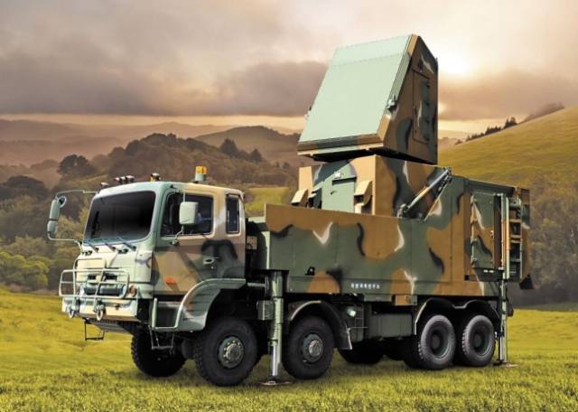 한화시스템이 개발한 ‘중거리 지대공 유도무기체계-II’(천궁-II 다기능레이더(MFR)). 천궁-II MFR은 기존 천궁 MFR의 성능을 높인 덕분에 항공기와 탄도미사일을 탐지·추적·식별·대응할 수 있는 기능을 갖췄다. 사진 제공=한화시스템