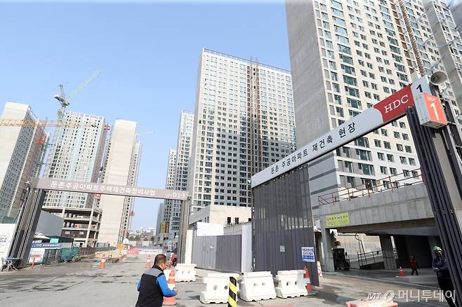 서울 강동구 올림픽파크 포레온(둔촌주공) 공사 현장. /사진=(서울=뉴스1) 이승배 기자