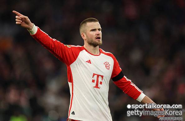 유럽 축구 이적 시장에 정통한 파브리지오 로마노는 26일(한국시간) "뮌헨은 이미 콤파니 감독과 모든 서류 작업을 마쳤다"라고 전했다. 이에 콤파니가 영입하고자 하는 선수들의 면면이 주목 받고 있다. 여기엔 과거 맨체스터 시티 시절 콤파니와 함께 호흡한 존 스톤스도 포함됐다. 스톤스가 합류할 경우 김민재의 입지에도 영향을 줄 확률이 크다. / 사진=게티이미지코리아