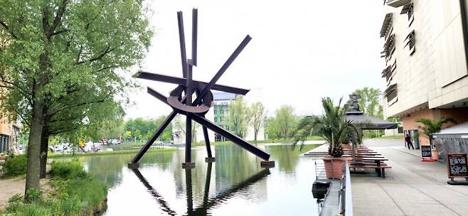 4월 24일 베를린 중앙의 포츠담 광장을 찾았다. 포츠담 광장은 옥상이나 주차장 등에 내린 빗물을 모아 인공연못의 물을 채우거나 화장실용수로 재사용한다. 과학동아 특별취재팀 제공