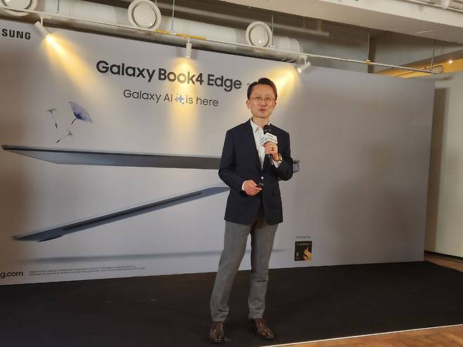 박준호 삼성전자 MX사업부 갤럭시 에코 상품기획팀장 상무가 30일 서울 용산구 이태원동에서 열린 미디어 브리핑에서 발언하고 있다. 고재우 기자