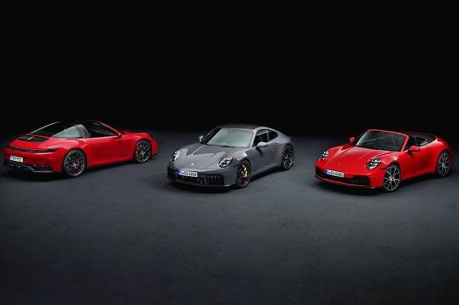 왼쪽부터 911 타르가 4 GTS 911 GTS 카레라 911 카레라 카브리올레