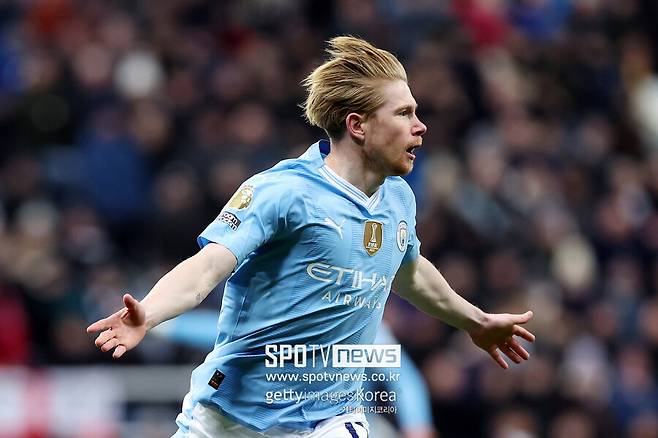 ▲ 케빈 더브라위너는 맨체스터시티 소속으로 프리미어리그 우승 6회(2017–18, 2018–19, 2020–21, 2021–22, 2022–23, 2023–24) FA컵 우승 2회(2018–19, 2022–23), EFL컵 우승 5회(2015–16, 2017–18, 2018–19, 2019–20, 2020–21), UEFA 챔피언스리그 우승 1회(2022–23) 등 선수로서 이룰 수 있는 것은 대부분 해냈다.