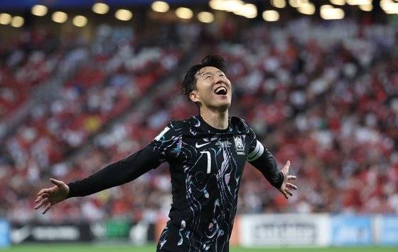 골 세리머니 펼치는 손흥민. 연합뉴스