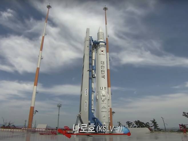 2009년 8월25일 전남 고흥군 봉래면 나로우주센터 발사장에서 1차 발사를 앞두고 있는 나로호의 모습. /사진=여수 MBC Prime 유튜브