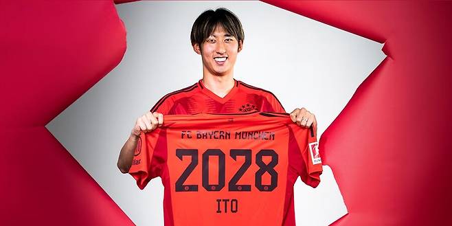 ▲ 바이에른 뮌헨은 14일(한국시간) 구단 공식 페이지를 통해 "바이에른 뮌헨이 이토 히로키를 영입했다. 일본 국가대표 출신 이토 히로키는 2028년까지 계약을 체결했다"라고 발표했다. 이토 히로키는 바이에른 뮌헨에서 김민재와 주전 경쟁을 하게 된다. 이적 후 인터뷰에서 "세계 최고의 팀 중 하나에서 뛸 수 있다는 건 엄청난 영광이다. 바이에른 뮌헨은 일본에서도 좋은 팀으로 알려져있다. 바이에른 뮌헨에서 도전을 기대하고 있다. 바이에른 뮌헨이 많은 우승을 할 수 있도록 모든 걸 바치고 싶다"라고 말했다