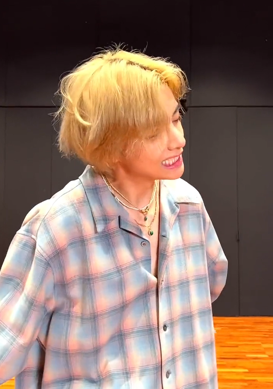 BTS 뷔. 틱톡 캡처