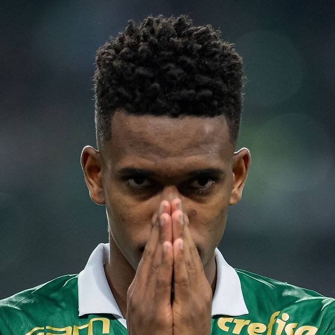 ▲ 첼시가 브라질 역대급 재능 중 한 명인 '메시뉴' 에스테반 윌리안을 영입했다. 영국 공영방송 'BBC'에 따르면 에스테반은 13세의 네이마르, 11세의 호드리구를 제치고 브라질 축구 선수 중 최연소로 나이키와 계약을 체결한 브라질 특급 재능이었다. 현재 소속 팀 단장은 "네이마르 이후 브라질 축구에서 급부상한 최고의 재능"이라며 혀를 내둘렀다