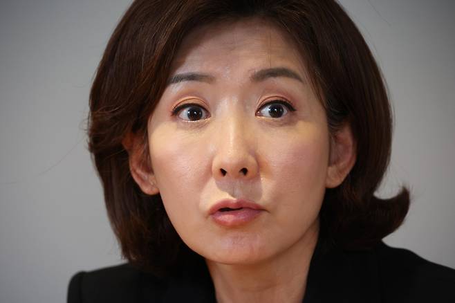 연합뉴스와 인터뷰하는 나경원 의원 (서울=연합뉴스) 신준희 = 국민의힘 7·23 전당대회 대표 선거에 출마한 나경원 의원이 26일 연합뉴스와 인터뷰하고 있다. 2024.6.26