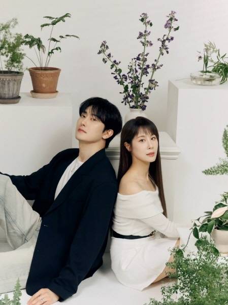 < 사진 제공 : SM엔터테인먼트, 이지엔터테인먼트 >