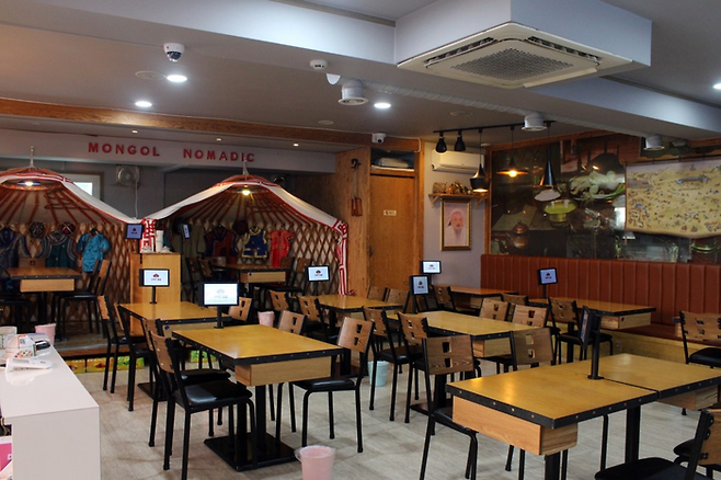 유목민 몽골 매장 내부 / 사진=정세윤 여행+ 기자