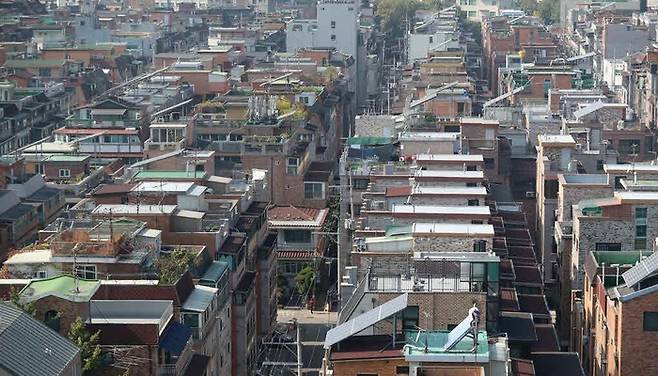 전세사기 여파로 국내 빌라 거래 시장이 크게 위축됐다. 사진은 서울의 한 빌라 밀집지역. 매경DB