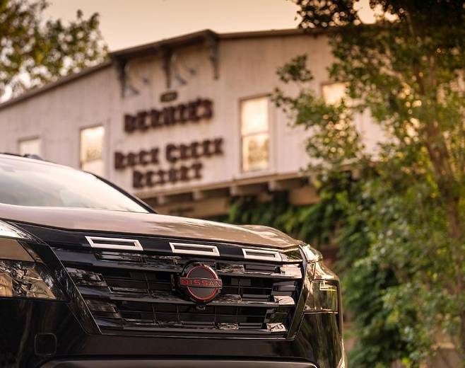 닛산 로그 록크릭 에디션