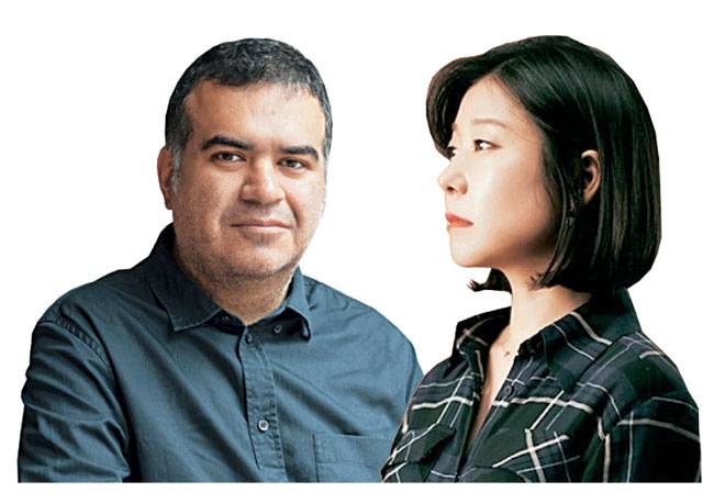 연극 ‘블라인드 러너’의 아미르 레자 쿠헤스타니(왼쪽) 연출과 번역가 이단비(오른쪽). 세종문화회관 제공