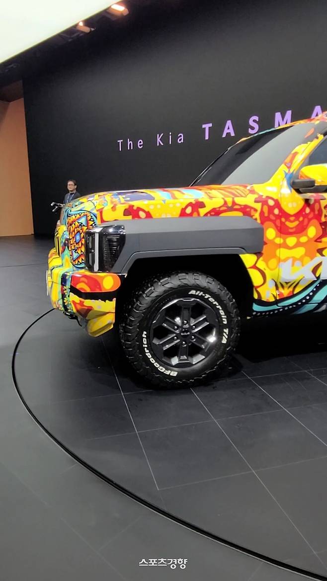 2024 부산 모빌리티쇼에서 공개한 목업 컬레버레이션 형태 타스만 외관. 실차는 올 하반기 공개한다. 사진 | 손재철기자