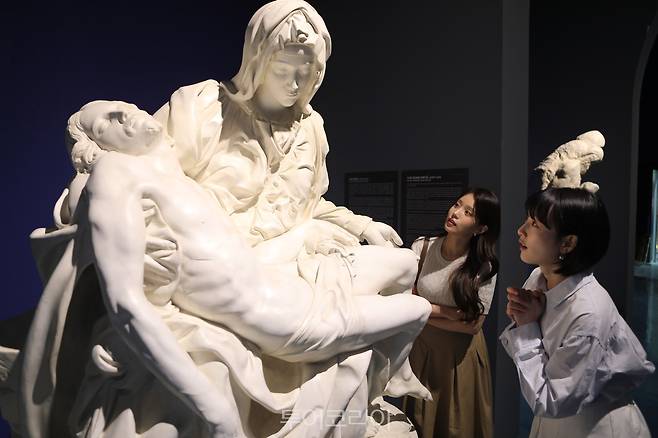 미켈란젤로 뮤지엄의 피에타 조각상은 인증샷을 찍기 좋다. /사진-피노디아 제공