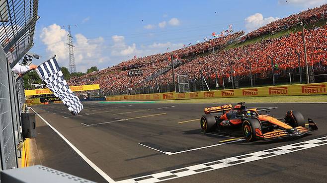 결승선 통과하는 오스카 피아스트리