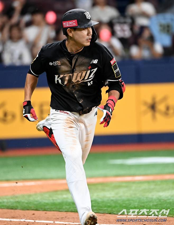 17일 고척스카이돔에서 열린 KT와 키움의 경기, 6회초 1사 2루 KT 심우준이 1타점 적시타를 치고 있다. 고척=허상욱 기자wook@sportschosun.com/2024.07.17/