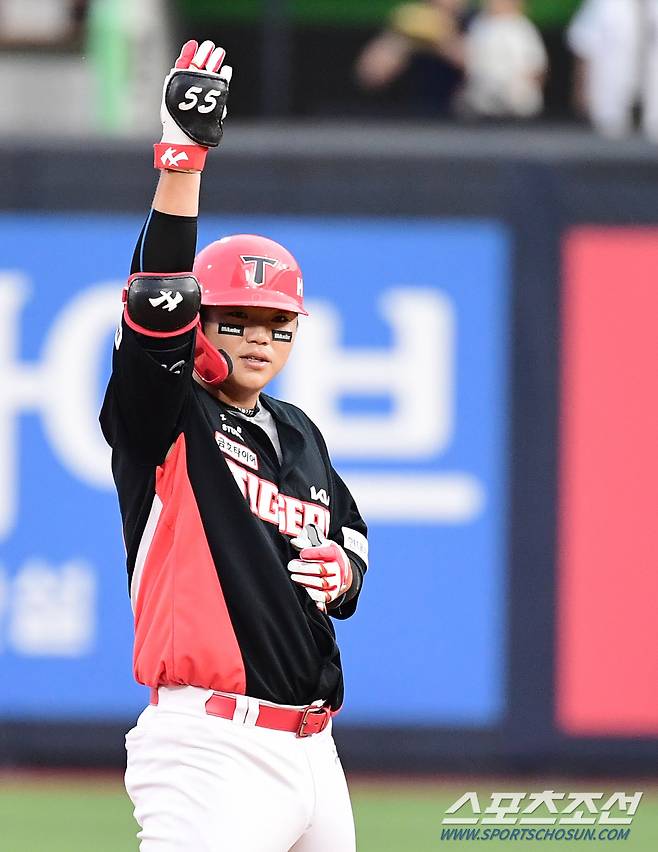 14일 수원 케이티위즈파크에서 열린 KT와 KIA의 경기. 2회 1타점 2루타를 날린 KIA 한준수. 수원=송정헌 기자songs@sportschosun.com/2024.06.14/